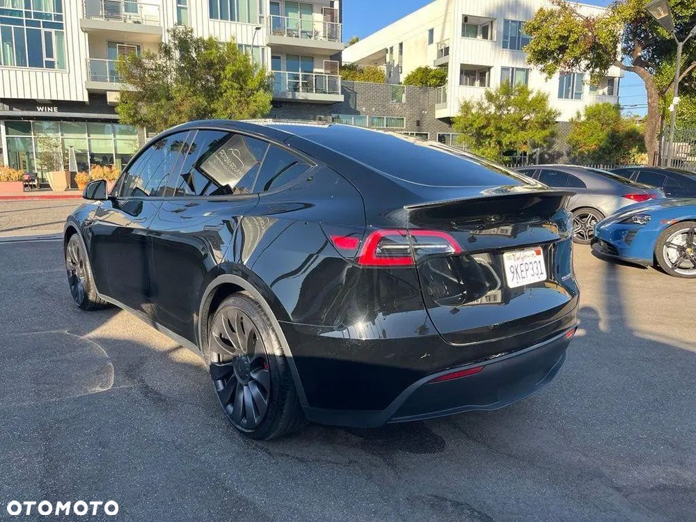 Tesla Model Y Performance Dual Motor AWD - 6