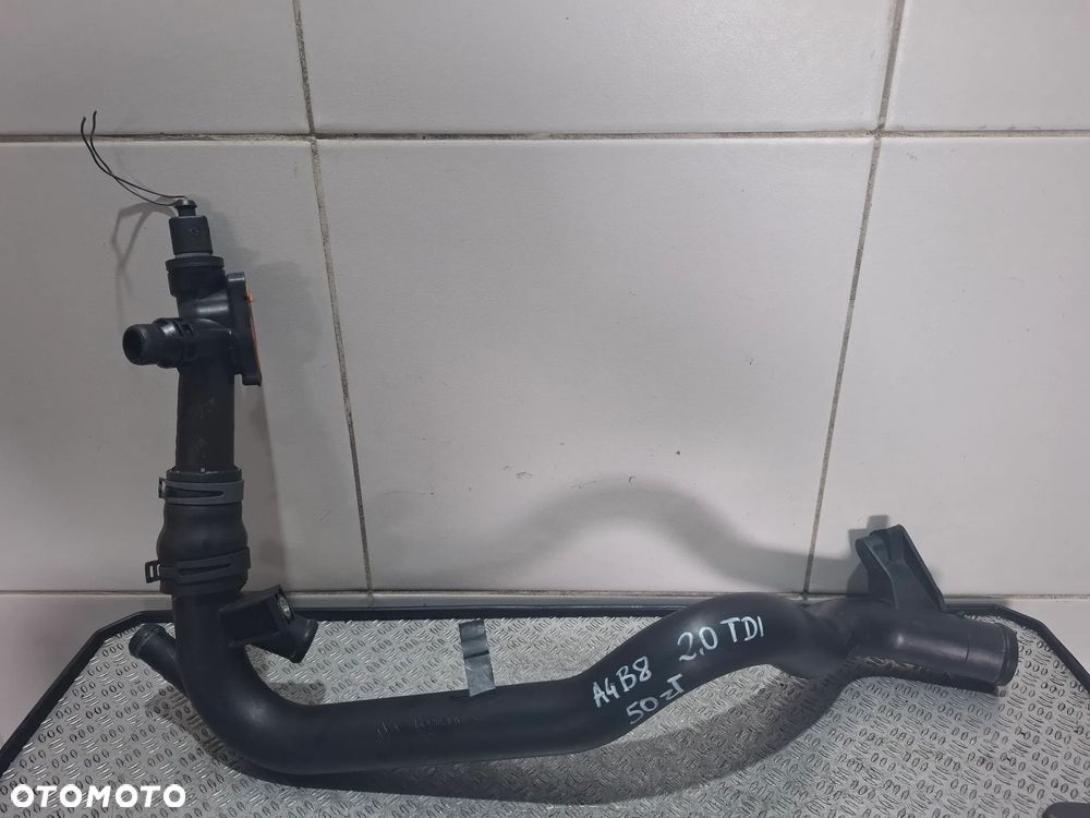 Rura wąż wody Audi A4 B8 2,0 TDI nr 03L121071B - 1