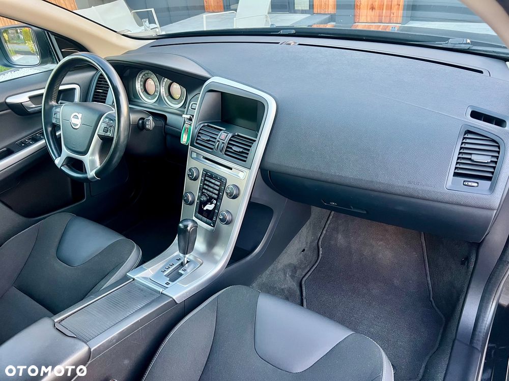 Volvo XC 60 2.4D AWD Momentum - 7