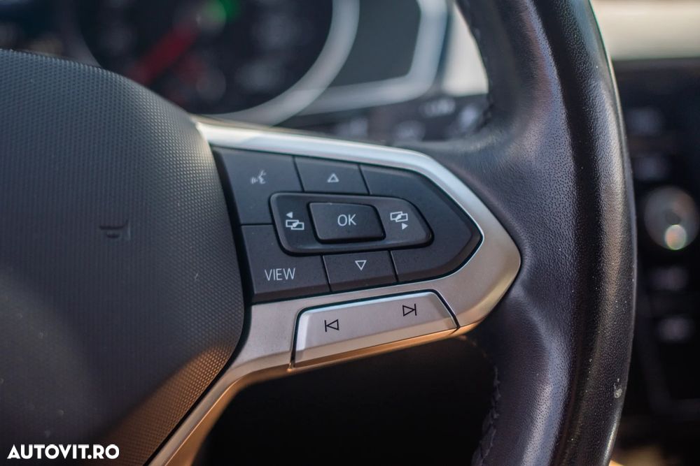 Volkswagen Passat - 13