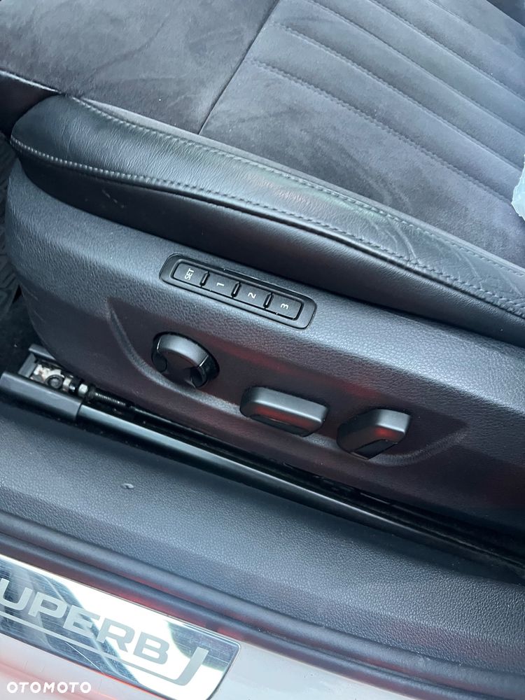 Skoda Superb 2.0 TDI Ambition - 11