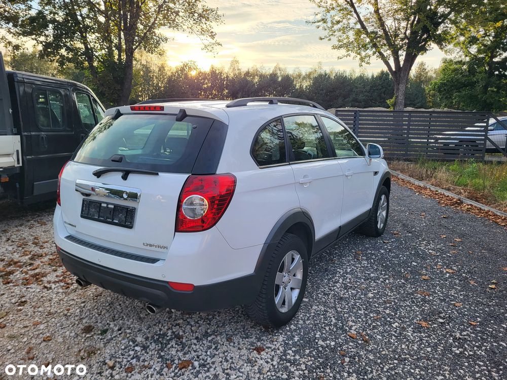 Chevrolet Captiva 2.4 LS FWD - 21