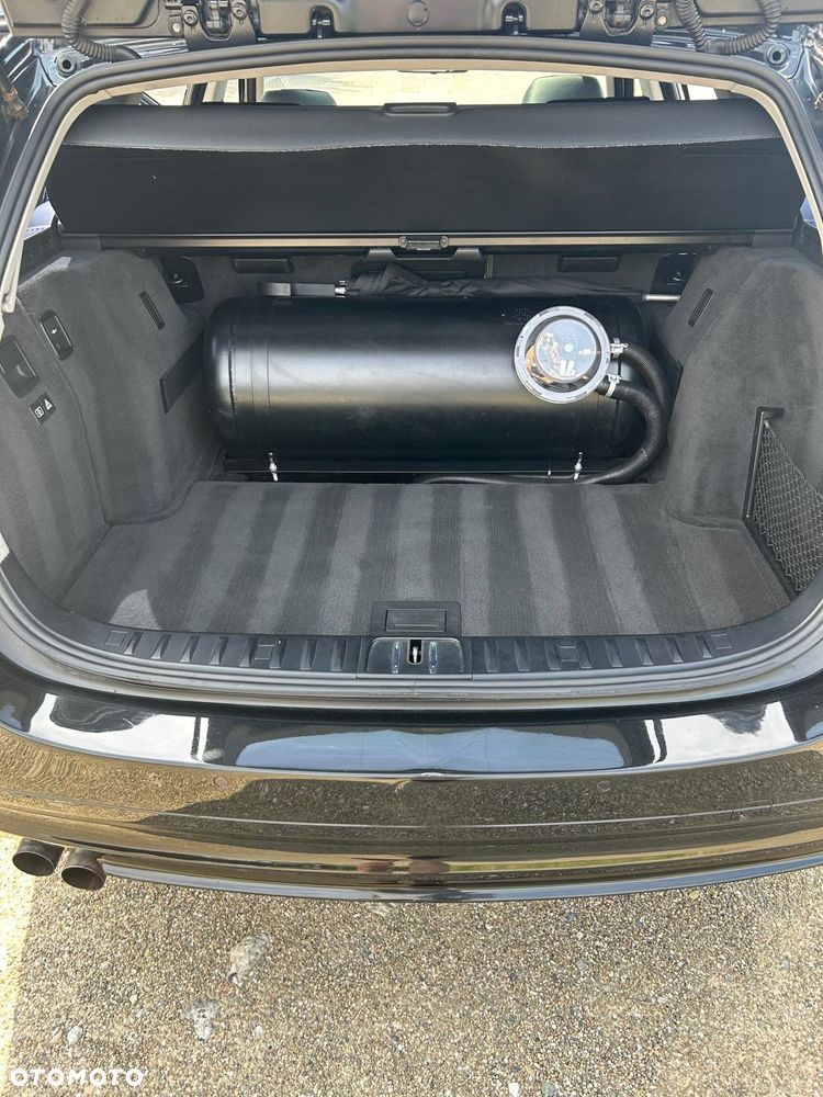 BMW Seria 3 330xi Touring - 7