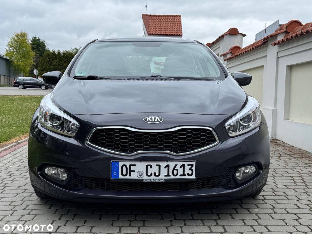 Kia Ceed - 28