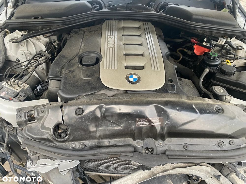 BMW Seria 5 525d - 13