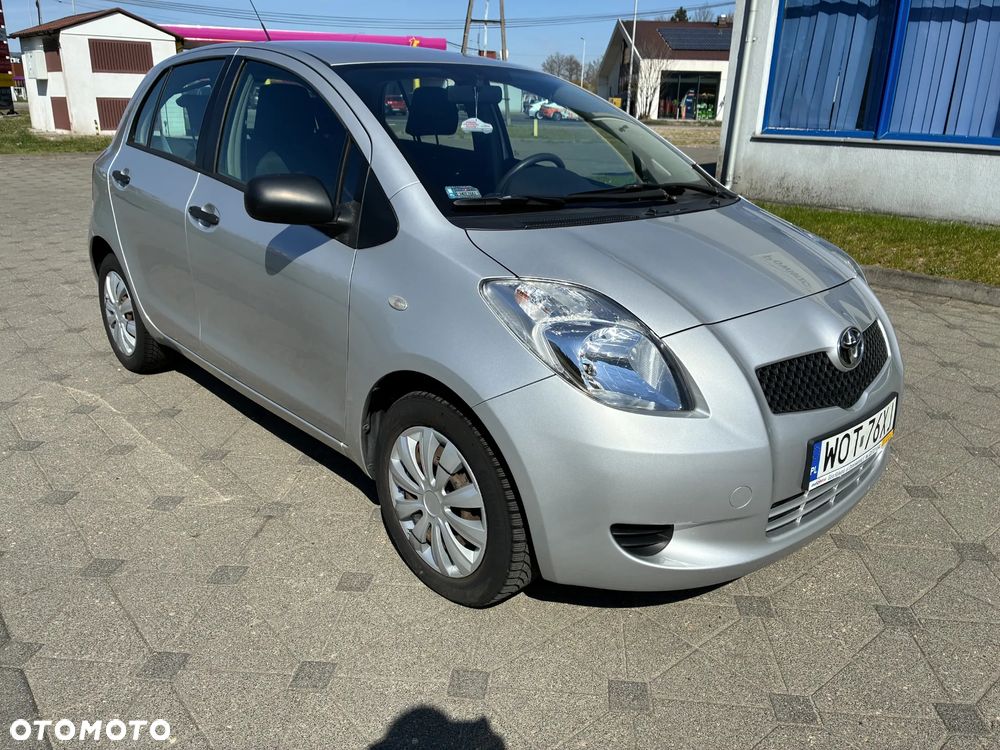 Toyota Yaris 1.3 Terra Gold - 4