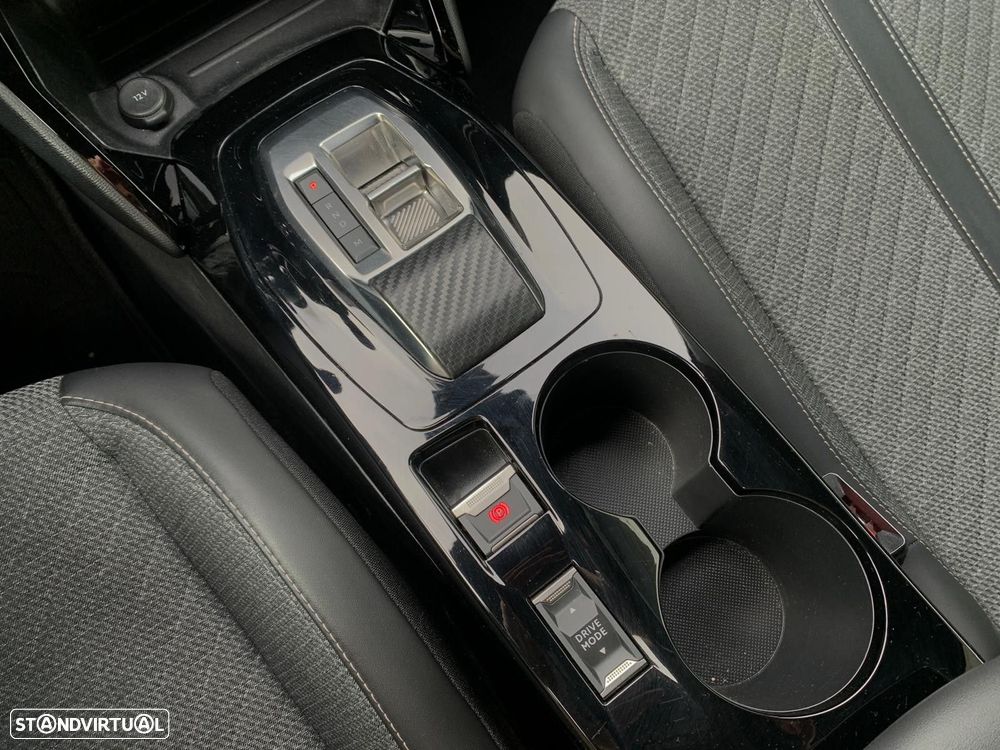 Peugeot 2008 1.5 BlueHDi Allure EAT8 - 21