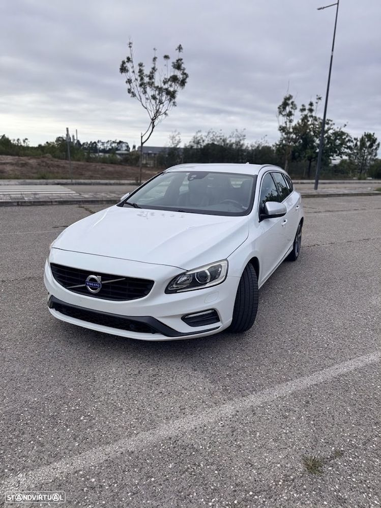 Volvo V60 2.0 D4 R-Design - 13