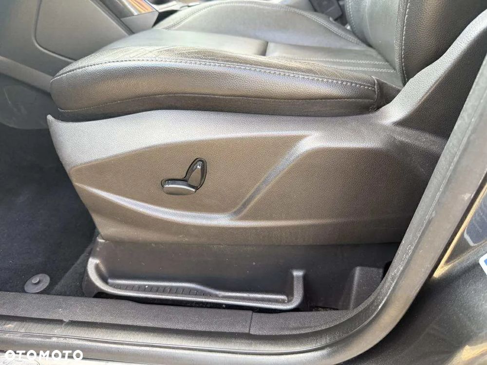 Ford Grand C-MAX - 8