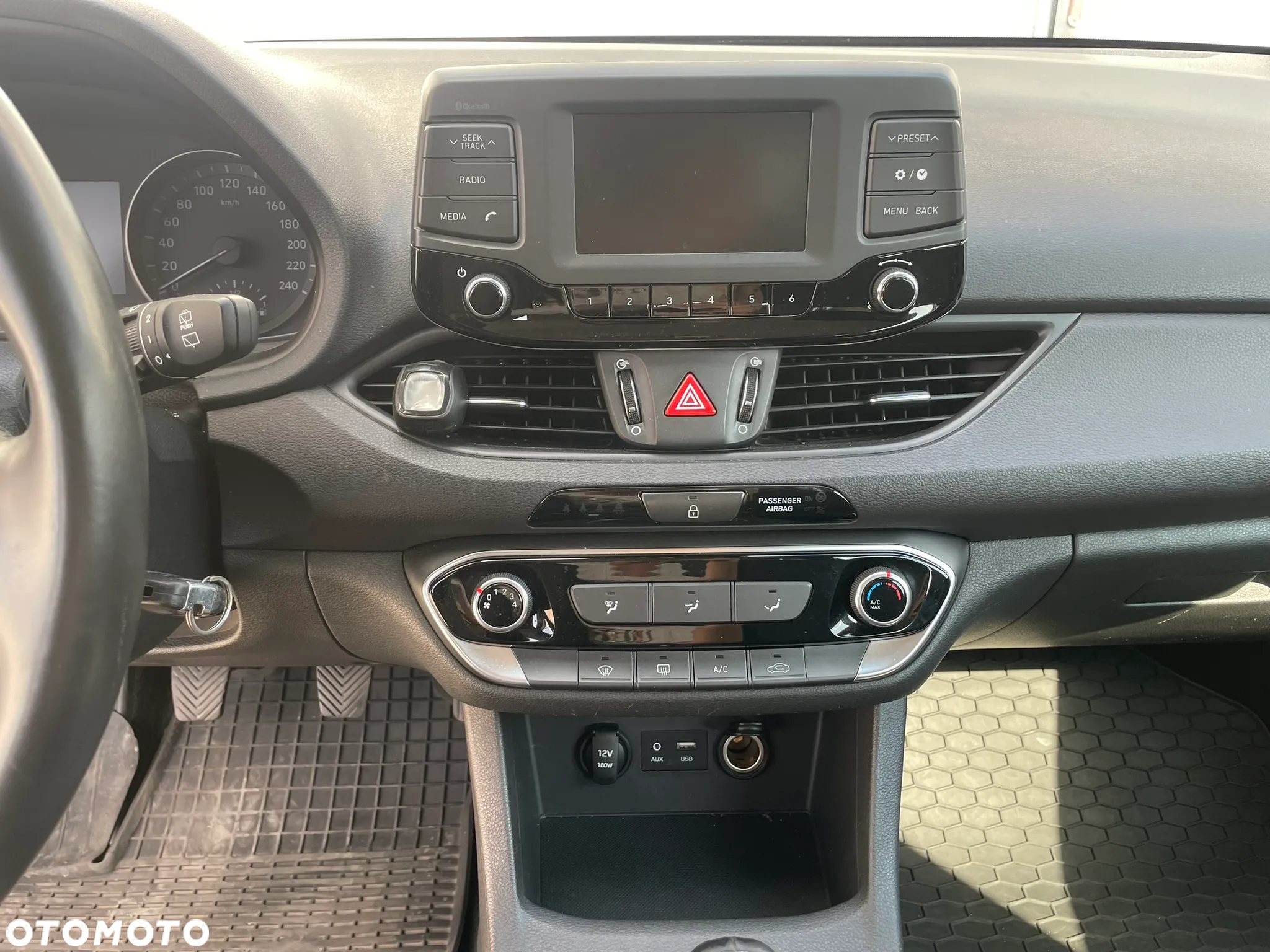 Hyundai i30 1.6 D Classic + - 10