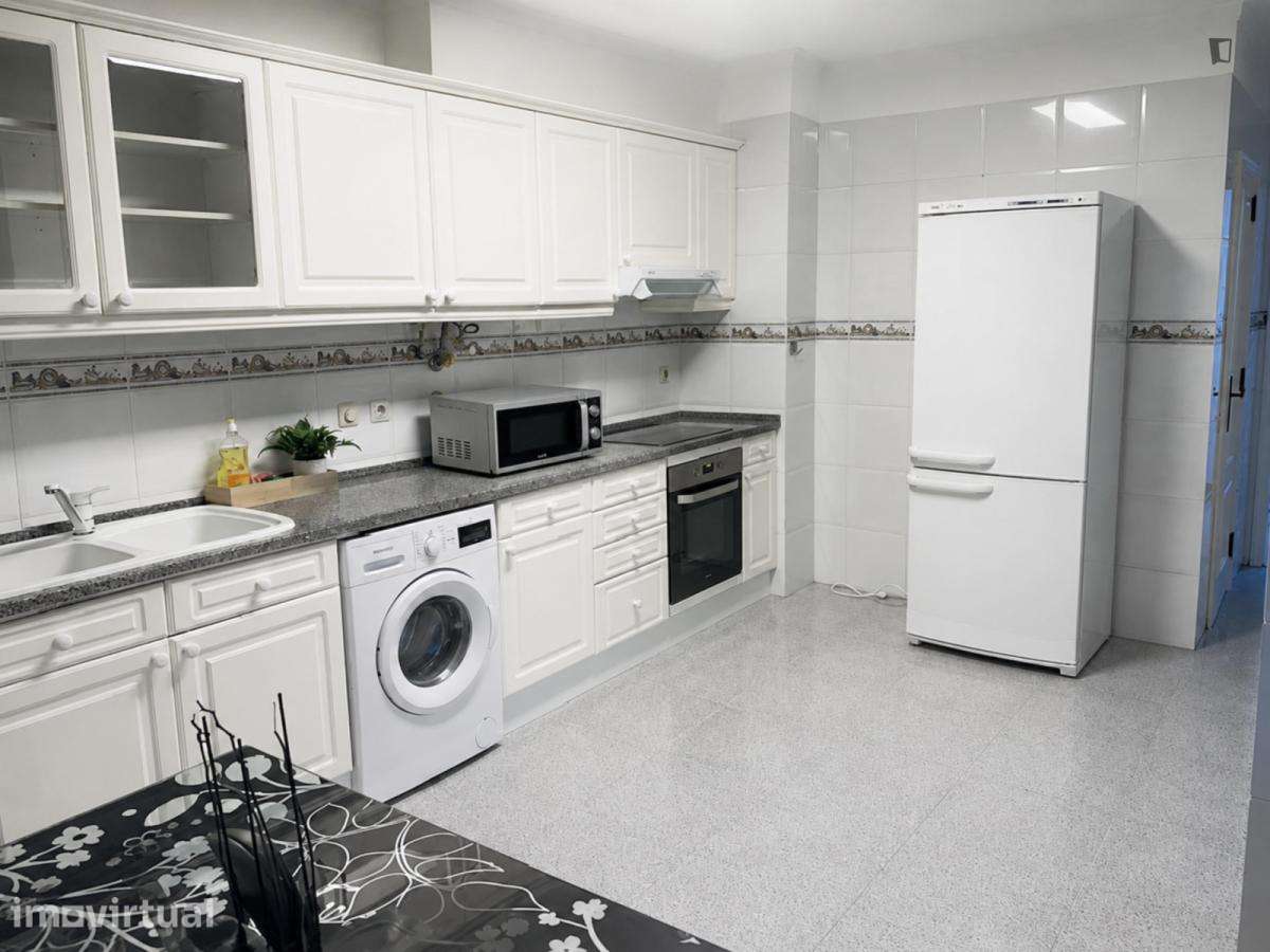 Apartamento com 2 quartos - localizado em Lisbon - Grande imagem: 2/12