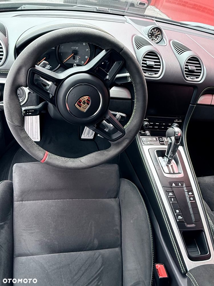 Porsche 718 Cayman - 19