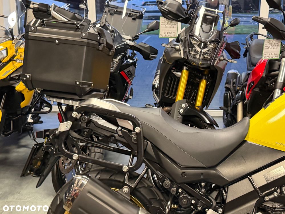 Suzuki V-STROM - 10