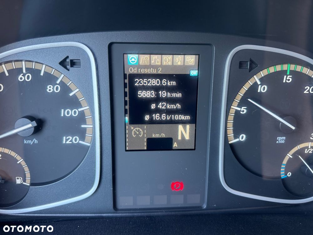 Mercedes-Benz ATEGO - 33