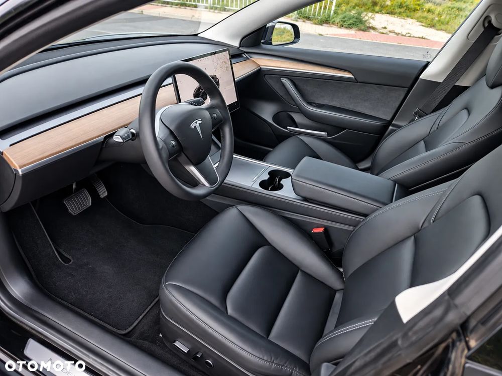Tesla Model 3 AWD - 9