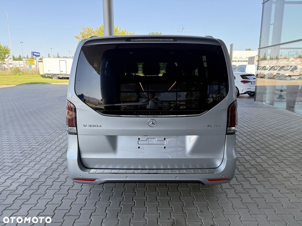 Mercedes-Benz Klasa V - 8