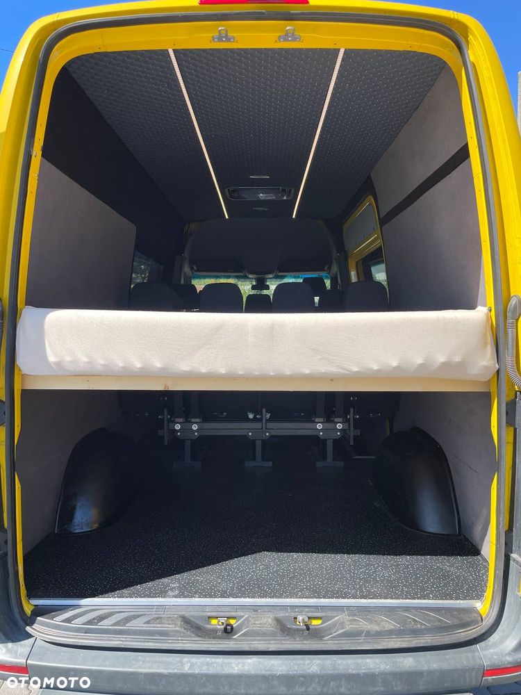 Mercedes-Benz Sprinter - 23
