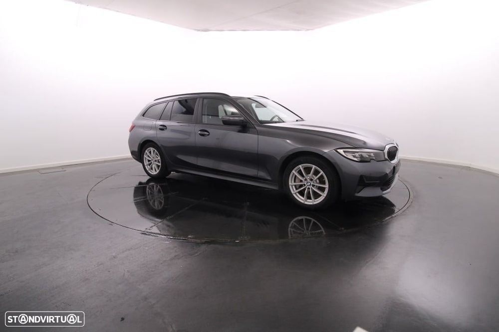BMW 330 e Touring Auto - 10