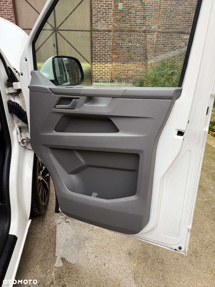 Volkswagen Transporter T6.1 - 12