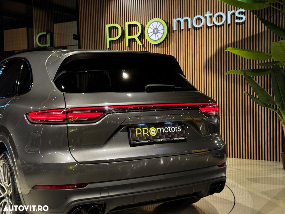 Porsche Cayenne Standard - 5