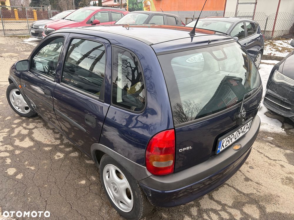 Opel Corsa 1.2 City 16v - 11