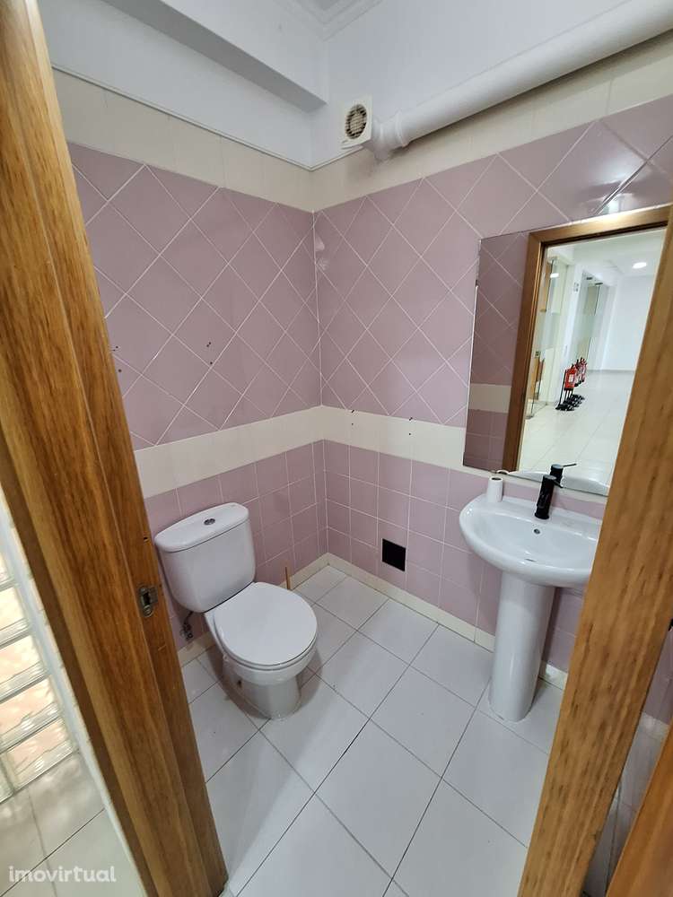 Atelier com afetação Serviços com 227m2 - Grande imagem: 4/13