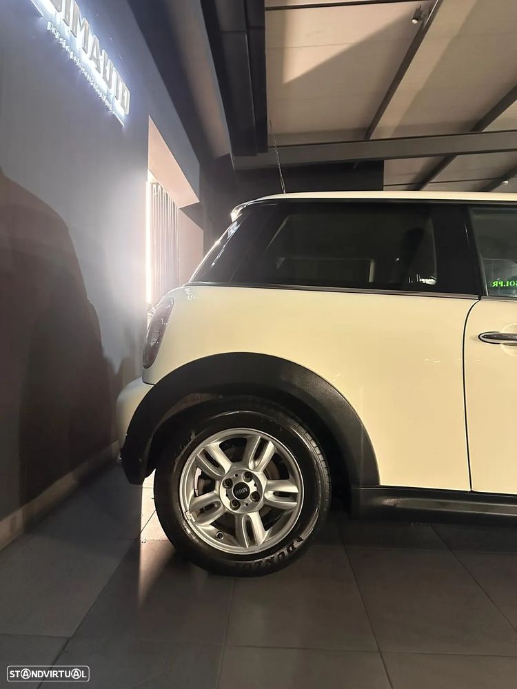 MINI 3 Portas One D - 4