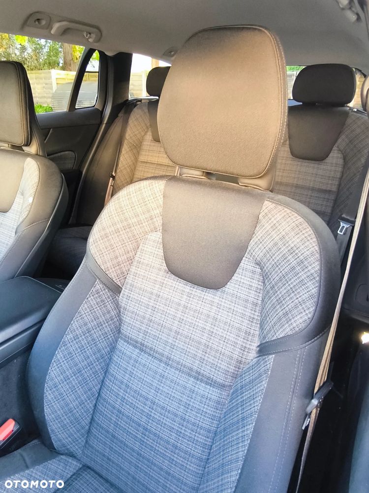 Volvo V60 B4 D Geartronic Momentum - 16