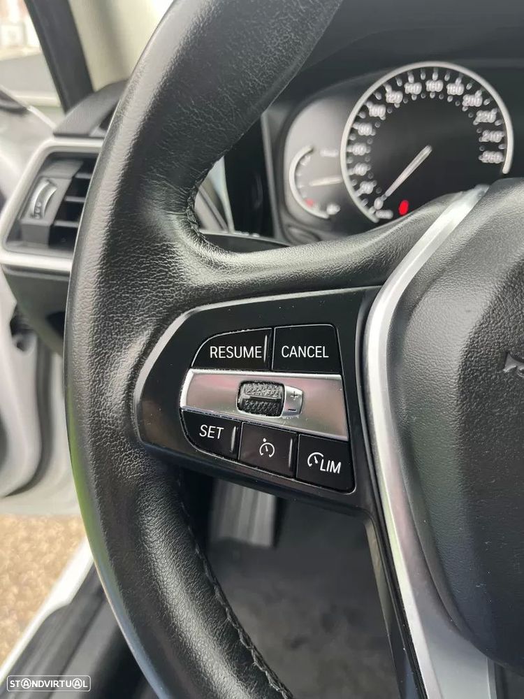 BMW 318 d Touring Aut. Sport Line - 38