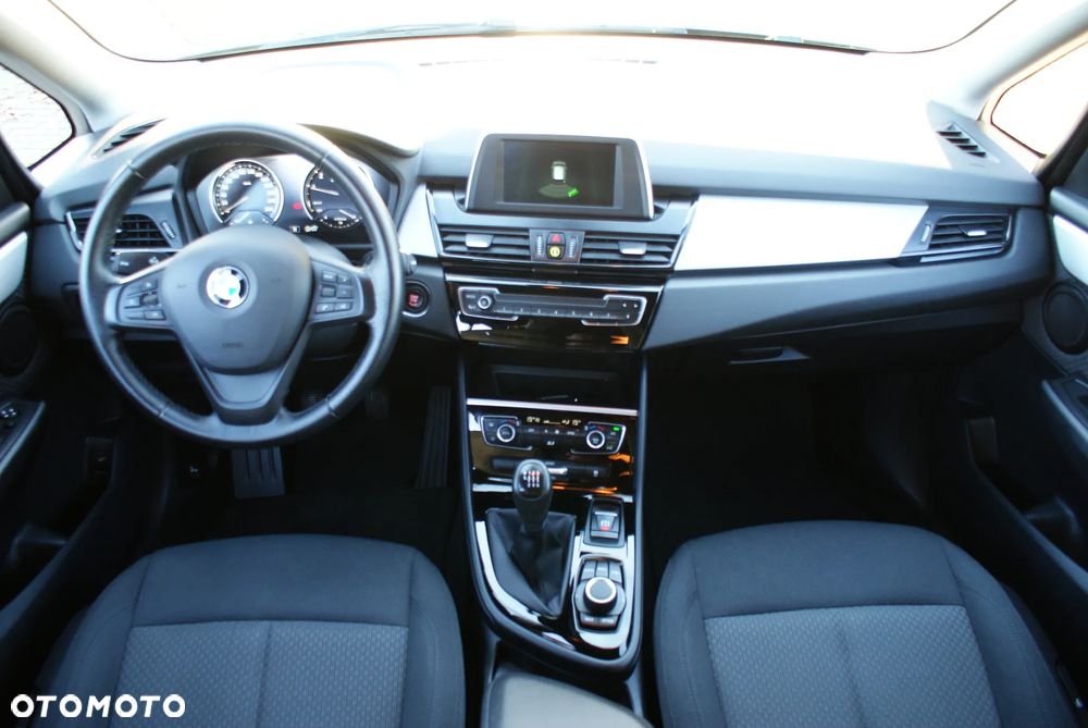 BMW Seria 2 218i Advantage - 7