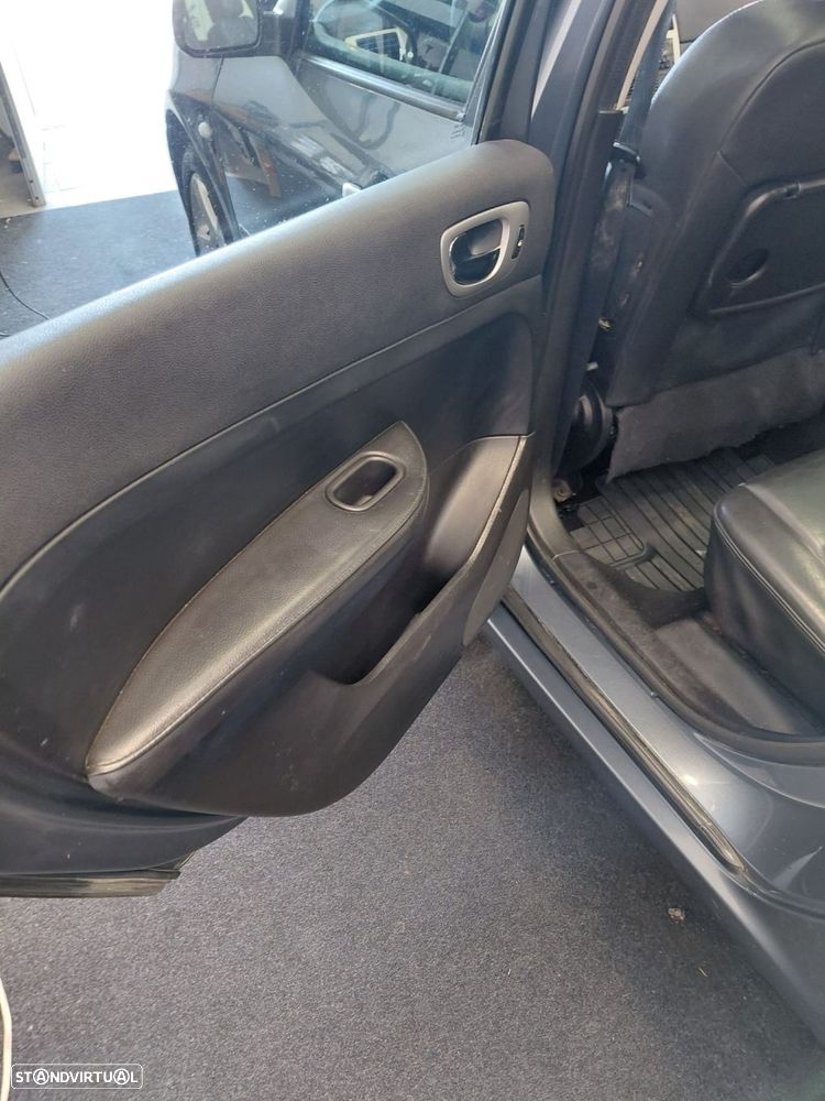 Peugeot 307 SW 2.0 HDi 136 Sport - 17