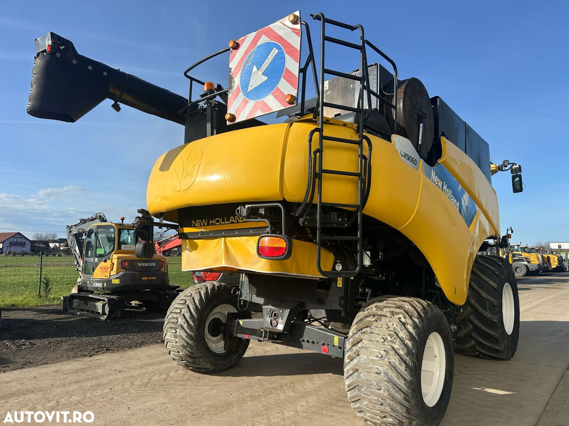 New Holland CR9060 Combina Agricola - 6