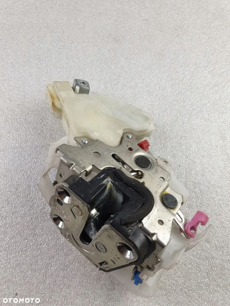 IMPREZA II GD ZAMEK DRZWI PRAWY PRZEDNI 61100FE000 - 3