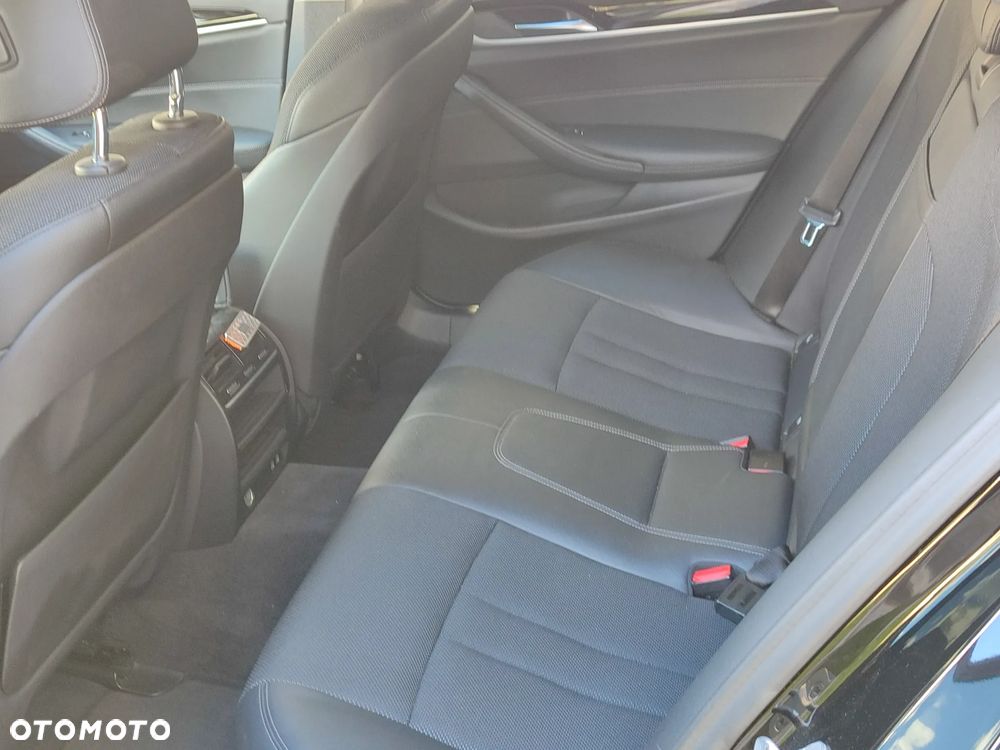 BMW Seria 5 520d xDrive Sport Line sport - 24