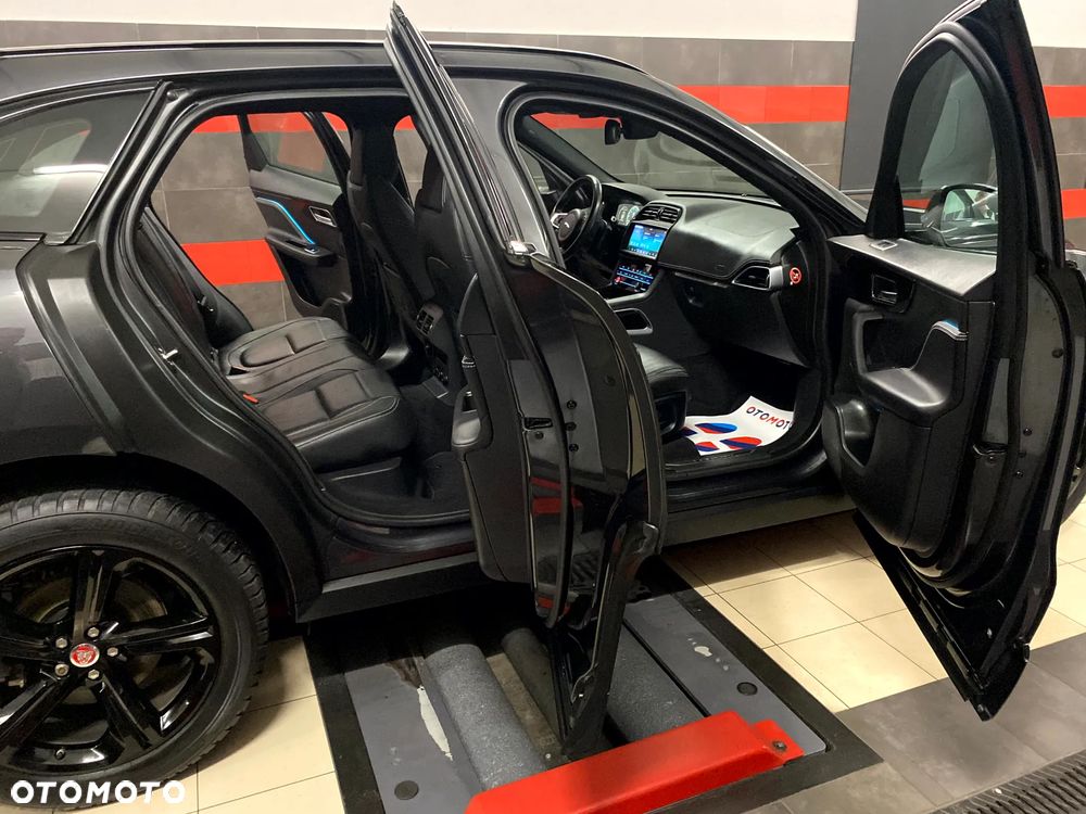 Jaguar F-Pace 20d AWD R-Sport - 27