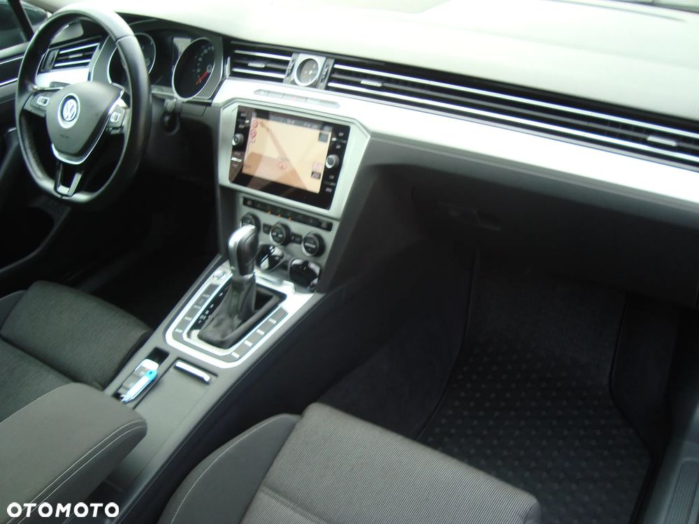 Volkswagen Passat 2.0 TDI (BlueMotion Technology) DSG Comfortline - 15