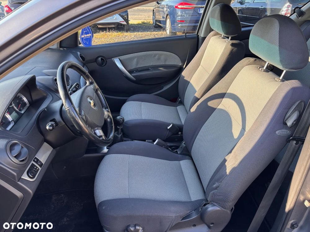 Chevrolet Aveo 1.4 LT - 10
