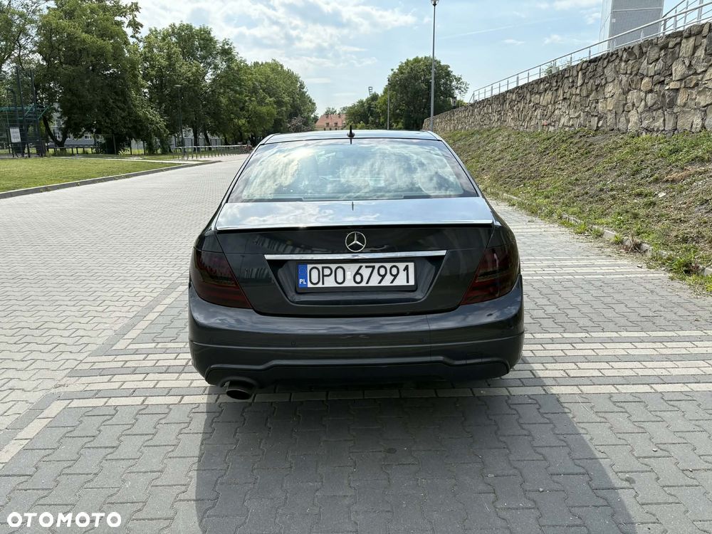 Mercedes-Benz Klasa C 180 BlueEFFICIENCY 7G-TRONIC - 2