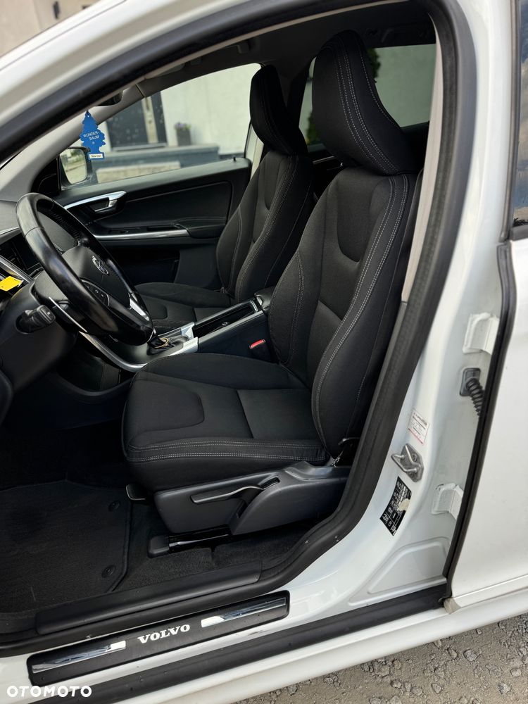 Volvo XC 60 D4 Geartronic Kinetic - 17