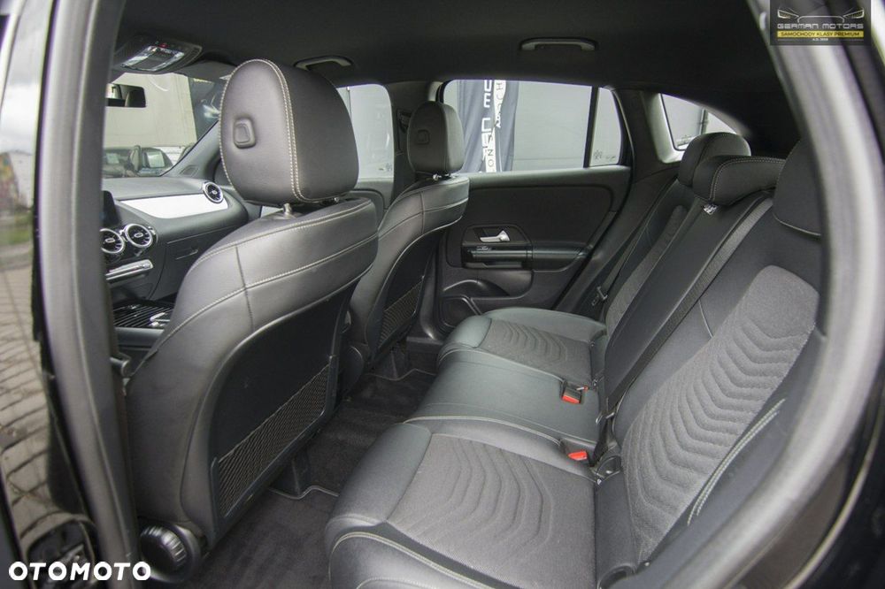 Mercedes-Benz GLA - 31