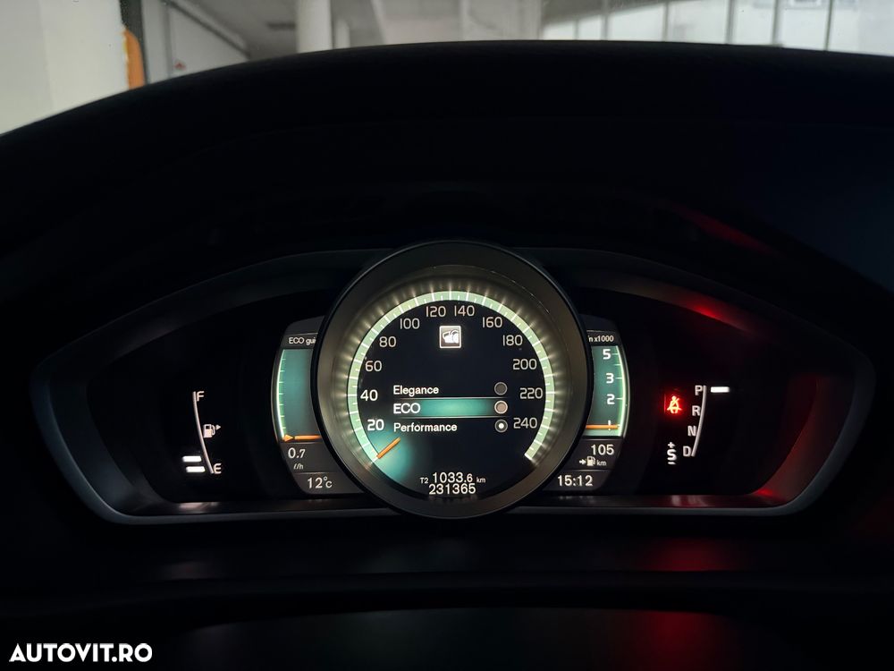 Volvo V40 D2 Geartronic Momentum - 16