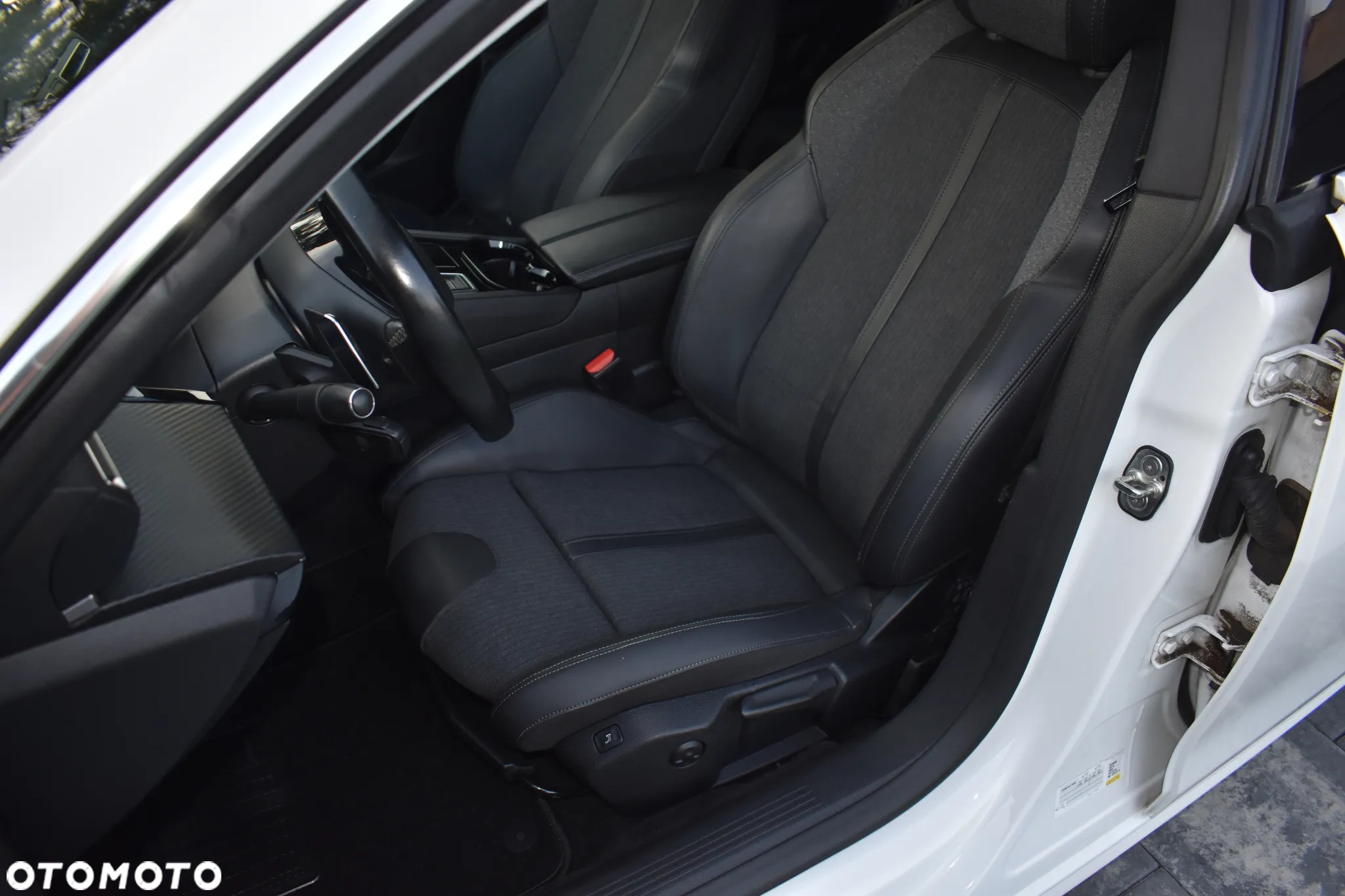 Peugeot 508 1.5 BlueHDi Allure S&S EAT8 - 26