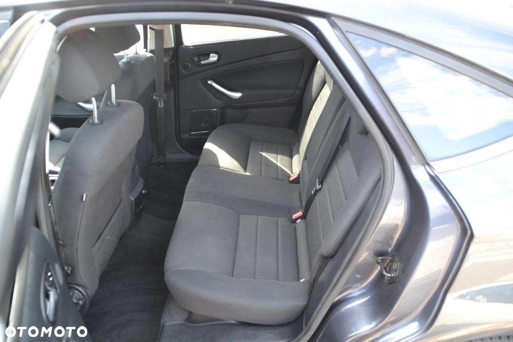 Ford Mondeo 2.0 Viva Titanium - 23