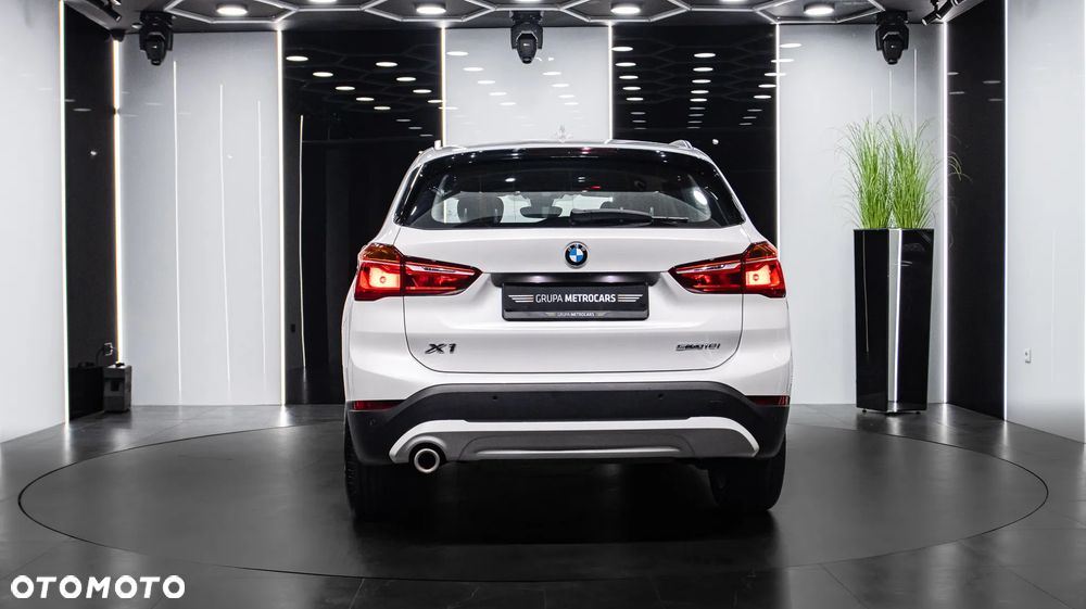 BMW X1 sDrive18i - 6