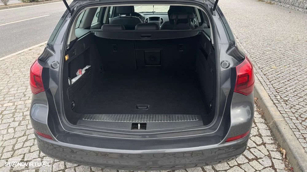 Opel Astra Sports Tourer - 14