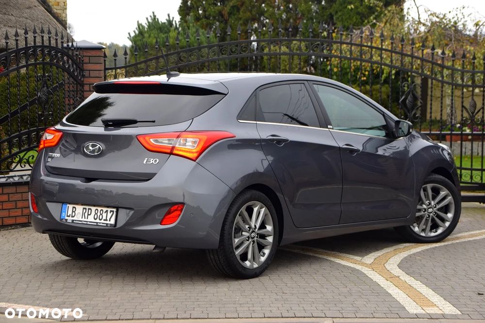 Hyundai i30 blue 1.6 GDI Passion - 14