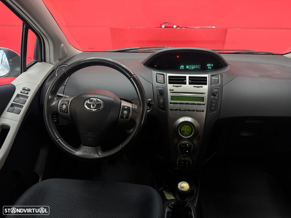Toyota Yaris 1.0 VVT-i Comfort+AC+VSC - 5