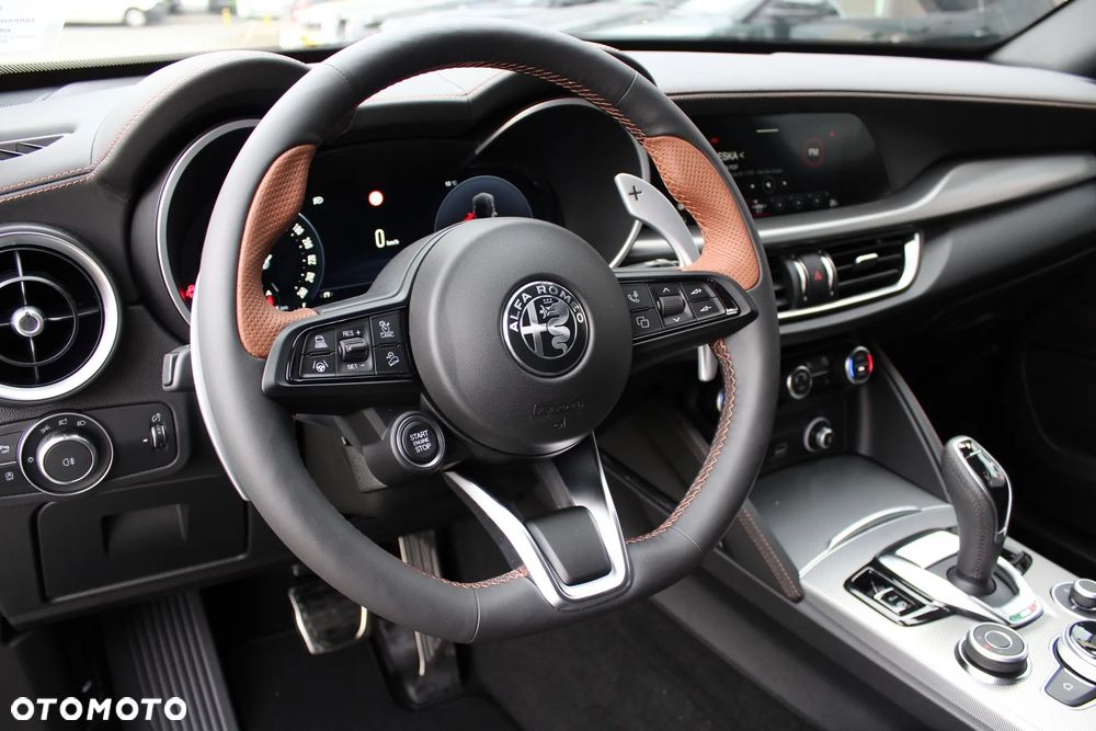 Alfa Romeo Stelvio 2.0 Turbo Intensa Q4 - 14