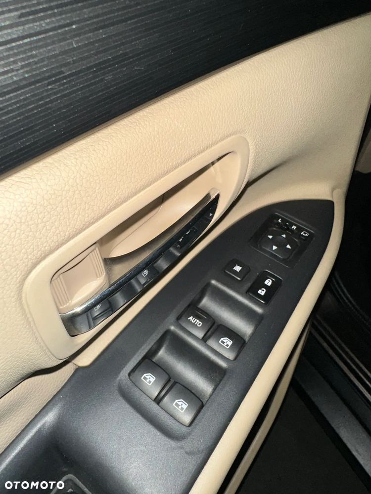 Mitsubishi Outlander 2.0 Intense Comfort 4WD CVT - 15