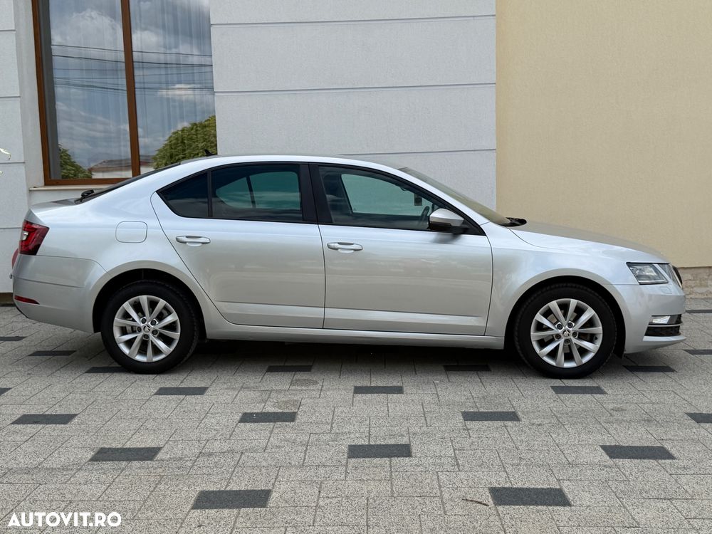 Skoda Octavia 1.6 TDI DSG Ambition - 14